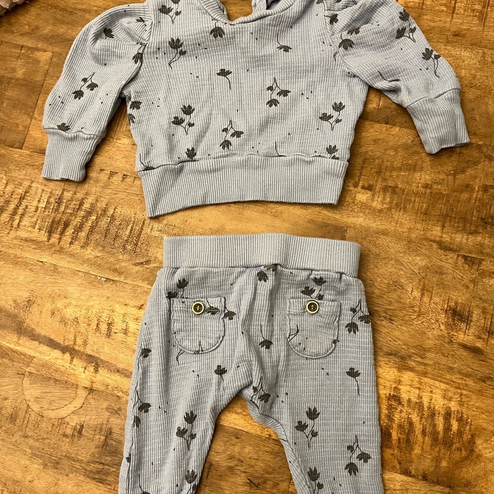 Girls matching set Jessica Simpson brand 3-6 months